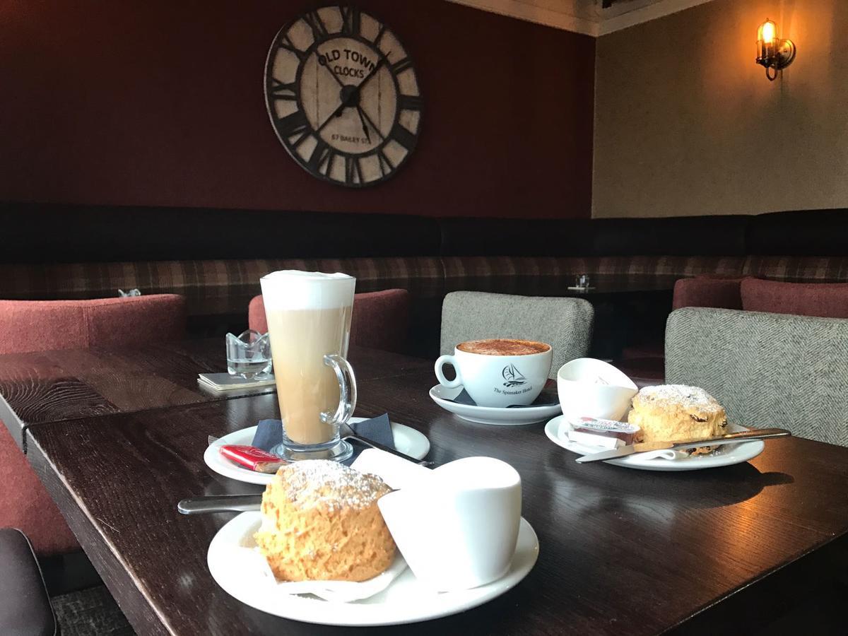 The Spinnaker Hotel Гурок Экстерьер фото
